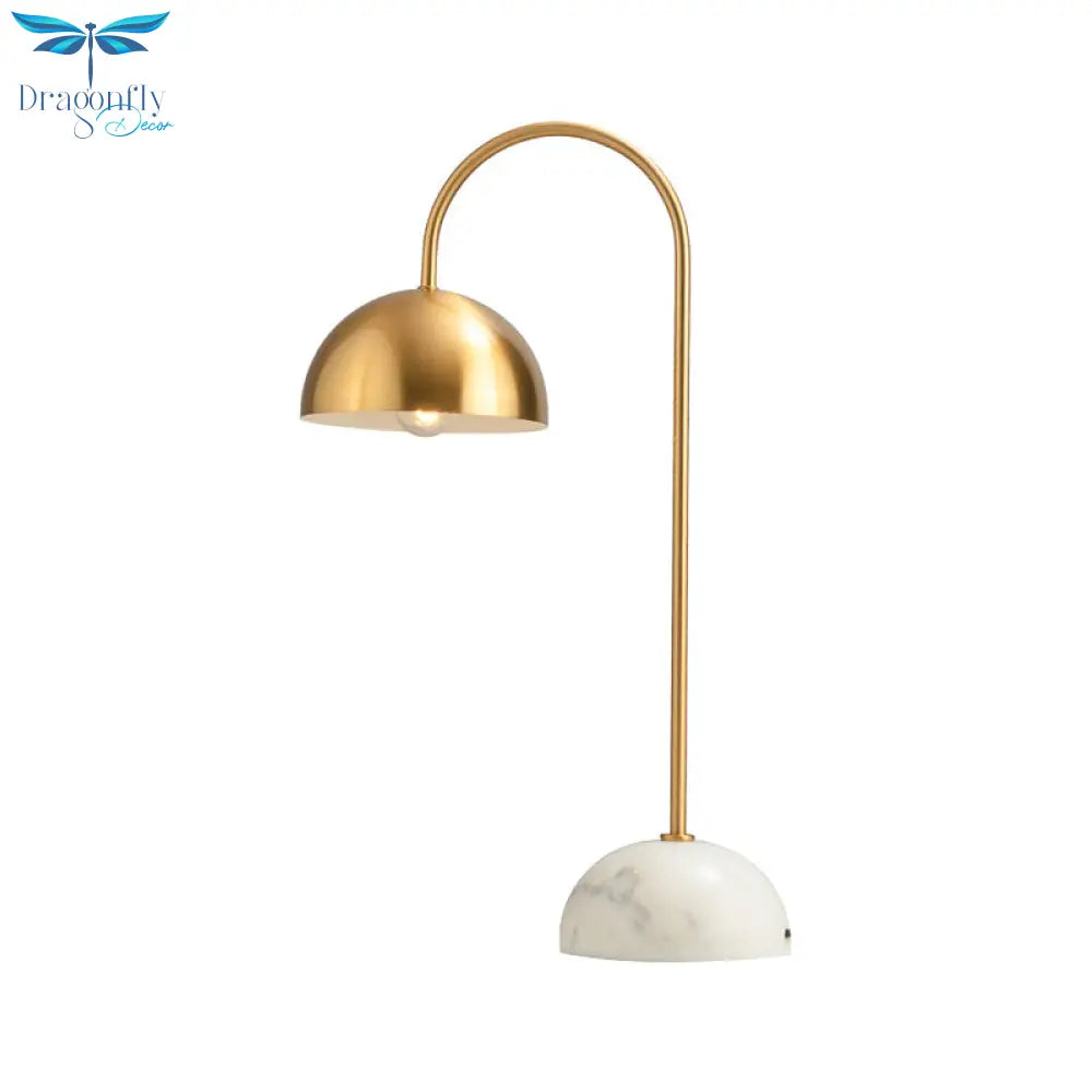 Nolwenn - Elegant Metallic Dome Nightstand Lamp: Minimalist Brass Night Lighting