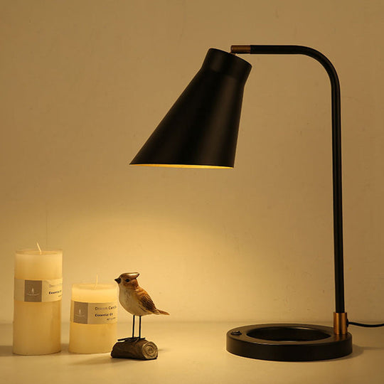 Noemi - Black Minimalist Metal Table Light With Angled Shade And Squared Stand