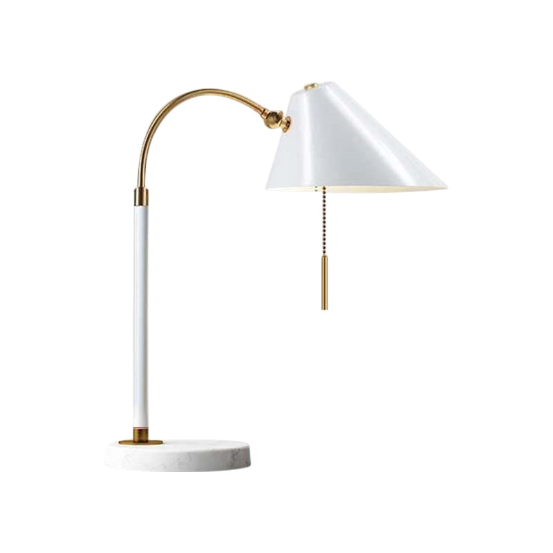 Sarah - Black/White Conic Pull Chain Nightstand Lamp