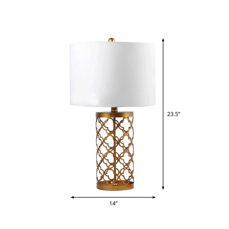 Taylor - Minimalistic Quatrefoil Night Stand Lamp In White 14/15 W