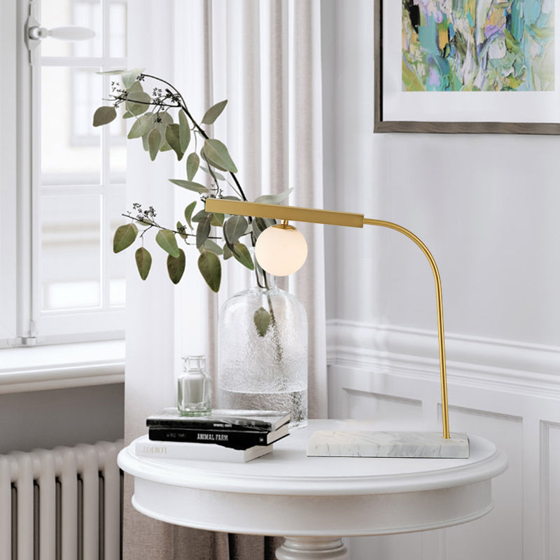 Arkab Prior - Minimalist Table Lamp Gold