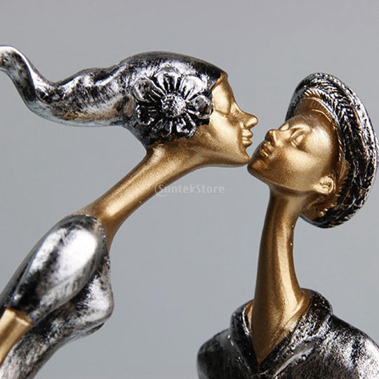 Kiss Couple Lovers Resin Statue: Romantic Handicraft Ornament For Home Decor Items