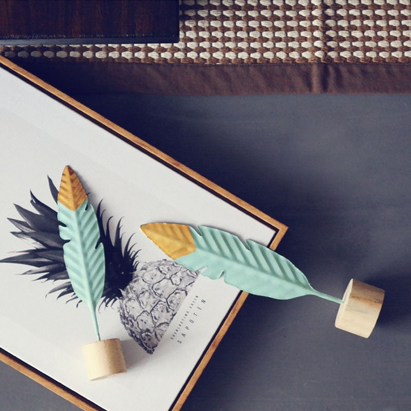 Modern Feather Wooden Decorations: Simple Miniature Figurines For Home And Office Decor Items