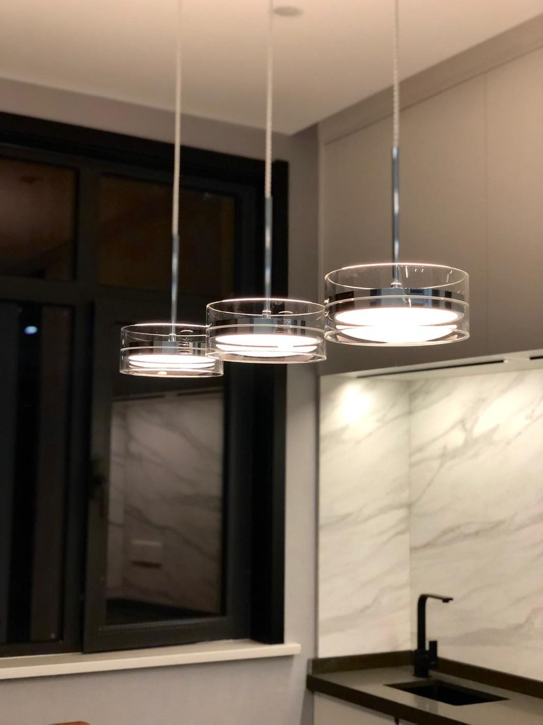 Italian Design Minimalist Glass Pendant Lights Modern Indiviudal Hanging Lamp Restaurant