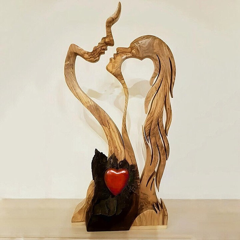 Love Eternal Wooden Heart Sculpture: Hand - Carved Kissing Couple Statue For Home Decor And Gifts